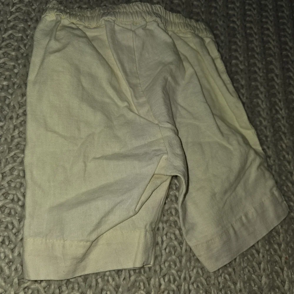 The Children's Place Vintage Yellow Linen Embroidered Pc Outfit Size 12 Months
